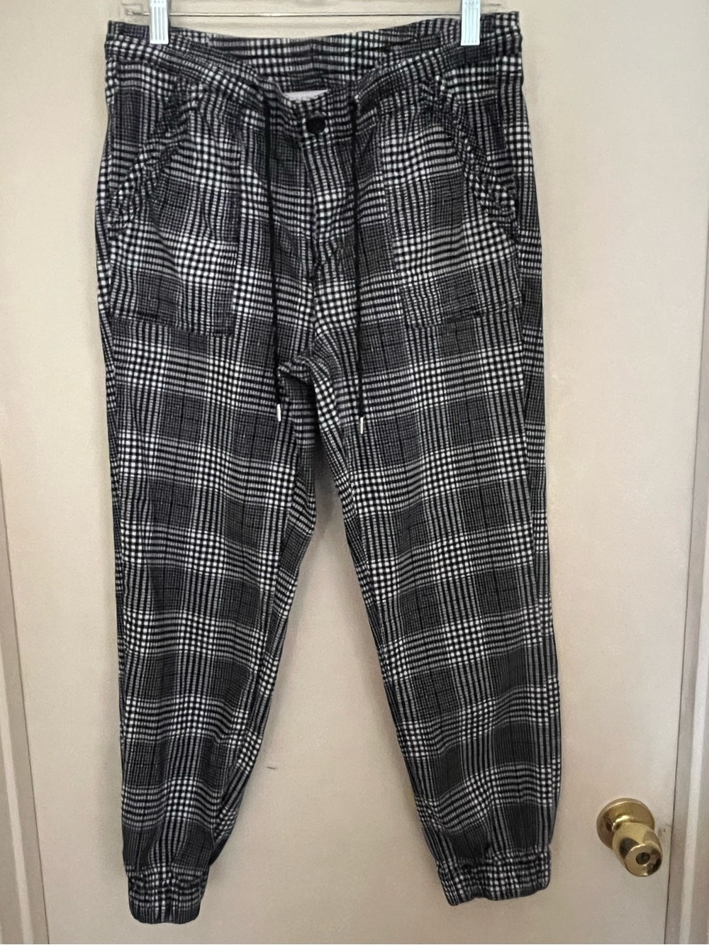 Tinseltown Black & White Plaid Jogger Pants